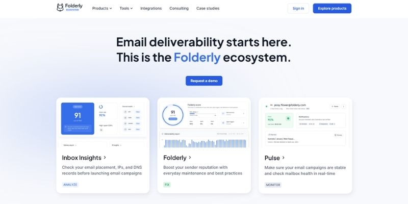 Captura de tela da página inicial do Folderly destacando as melhores ferramentas de capacidade de entrega de e-mail: Inbox Insights, Folderly e Pulse, com opções para você solicitar uma demonstração e explorar os produtos.